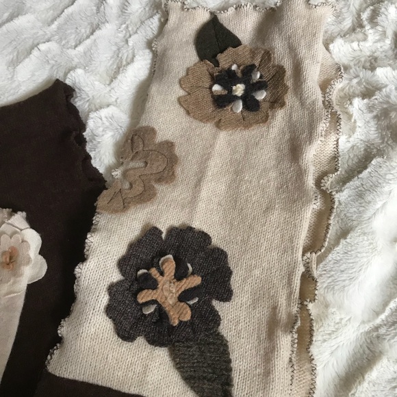 GORGEOUS ONE OF A KIND SCARF AND LONG GLOVE SET. - Picture 5 of 8